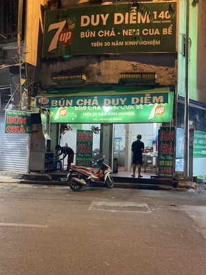 Không Gian & Trải Nghiệm Tại Bún Chả Duy Diễm 140 Ngọc Khánh
